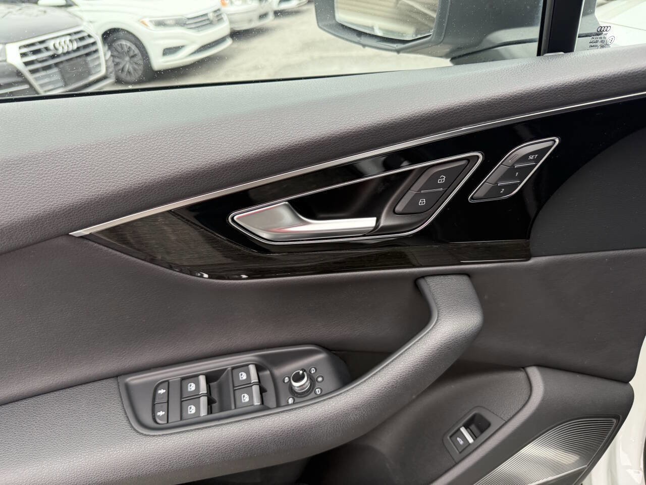 Used 2017 Audi Q7 3.0T Prestige image 26