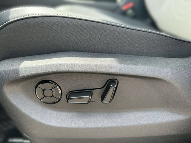 New 2026 Volkswagen Tiguan SE AWD/4WD image 13