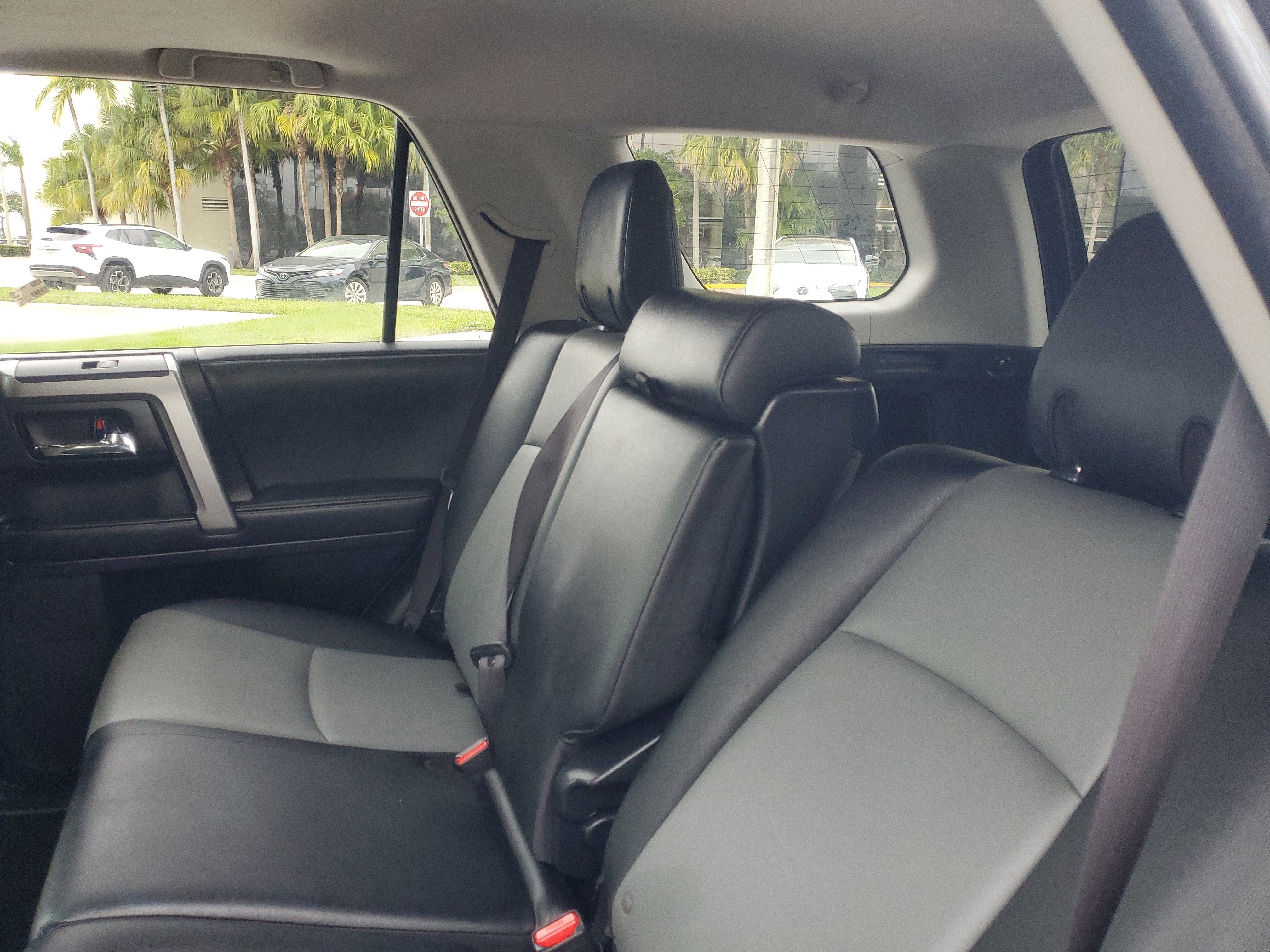 Used 2018 Toyota 4Runner 4WD image 12