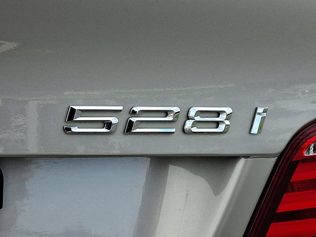 Used 2012 BMW 528i xDrive Sedan AWD/4WD image 30