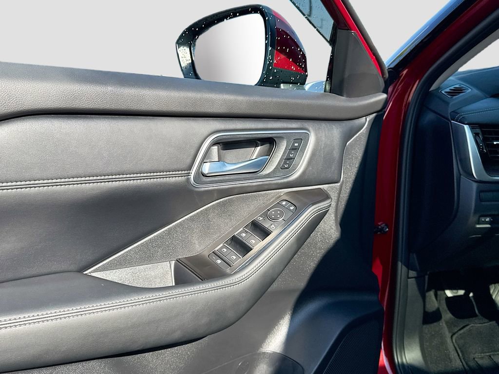 Used 2026 Nissan Rogue Platinum w/ Platinum Premium Package image 19