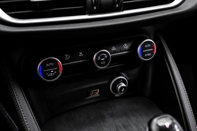 Used 2019 Alfa Romeo Stelvio w/ Nero Edizione RWD image 31
