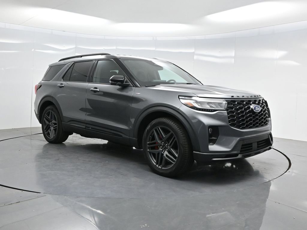 Used 2025 Ford Explorer ST-Line w/ Premium Package image 35