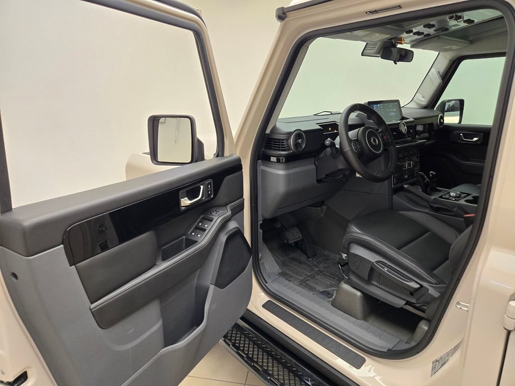 Used 2024 INEOS Grenadier Station Wagon AWD/4WD image 15
