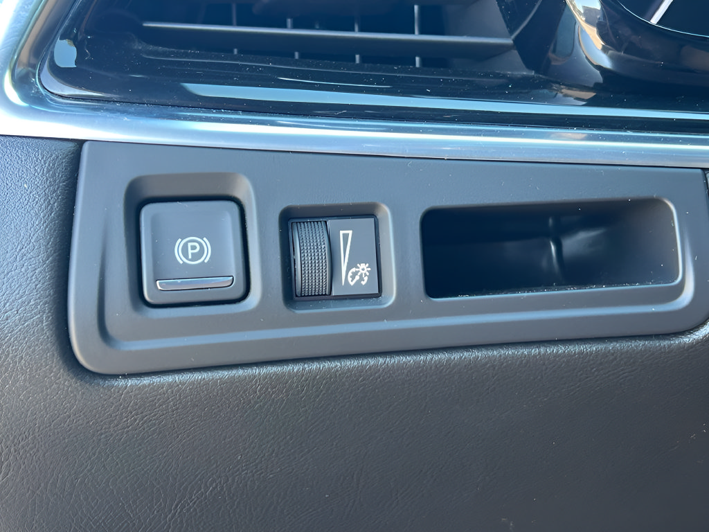 Used 2020 Cadillac XT6 Premium Luxury FWD image 20