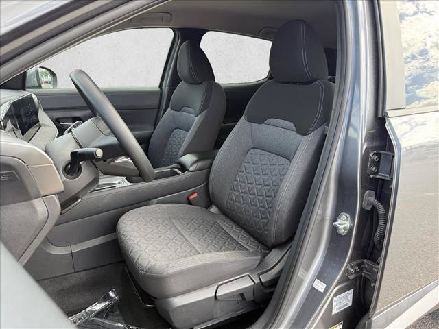 Used 2025 Nissan Kicks SV FWD image 11