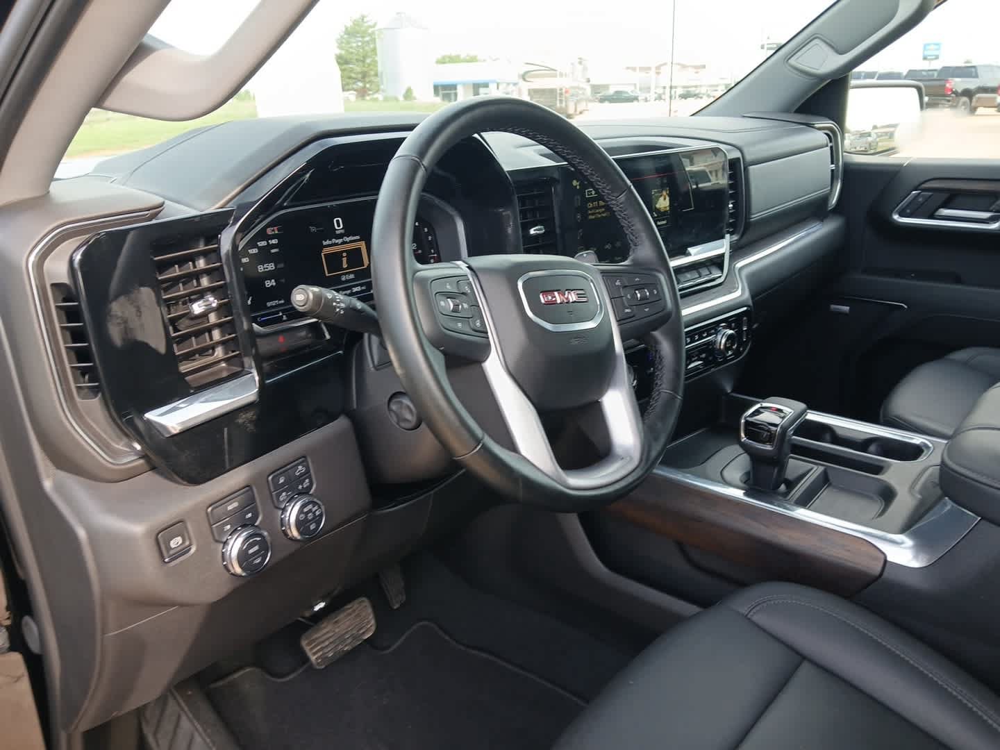 Used 2024 GMC Sierra 1500 SLT w/ SLT Premium Package AWD/4WD image 23