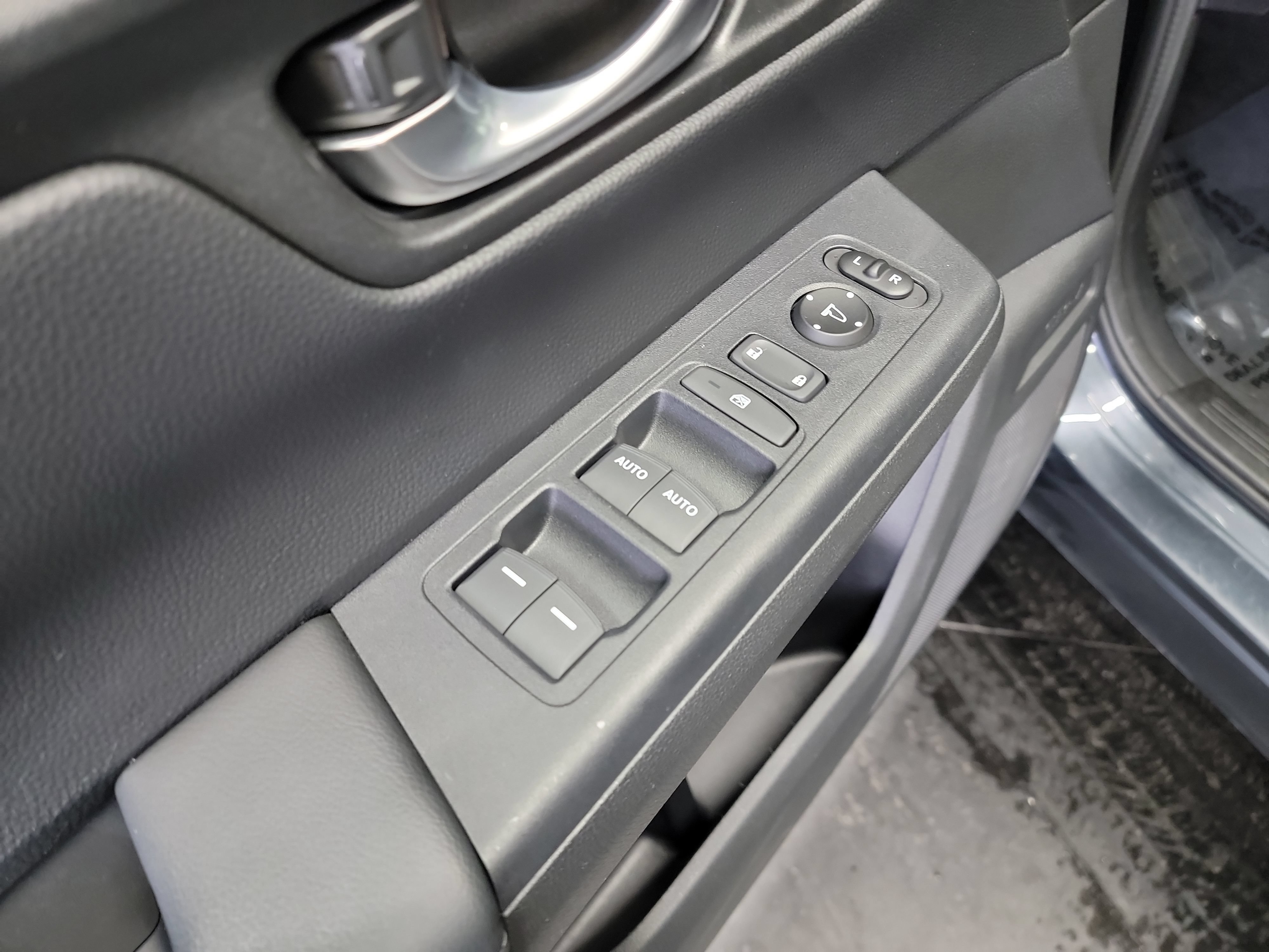 Used 2024 Honda CR-V EX image 14