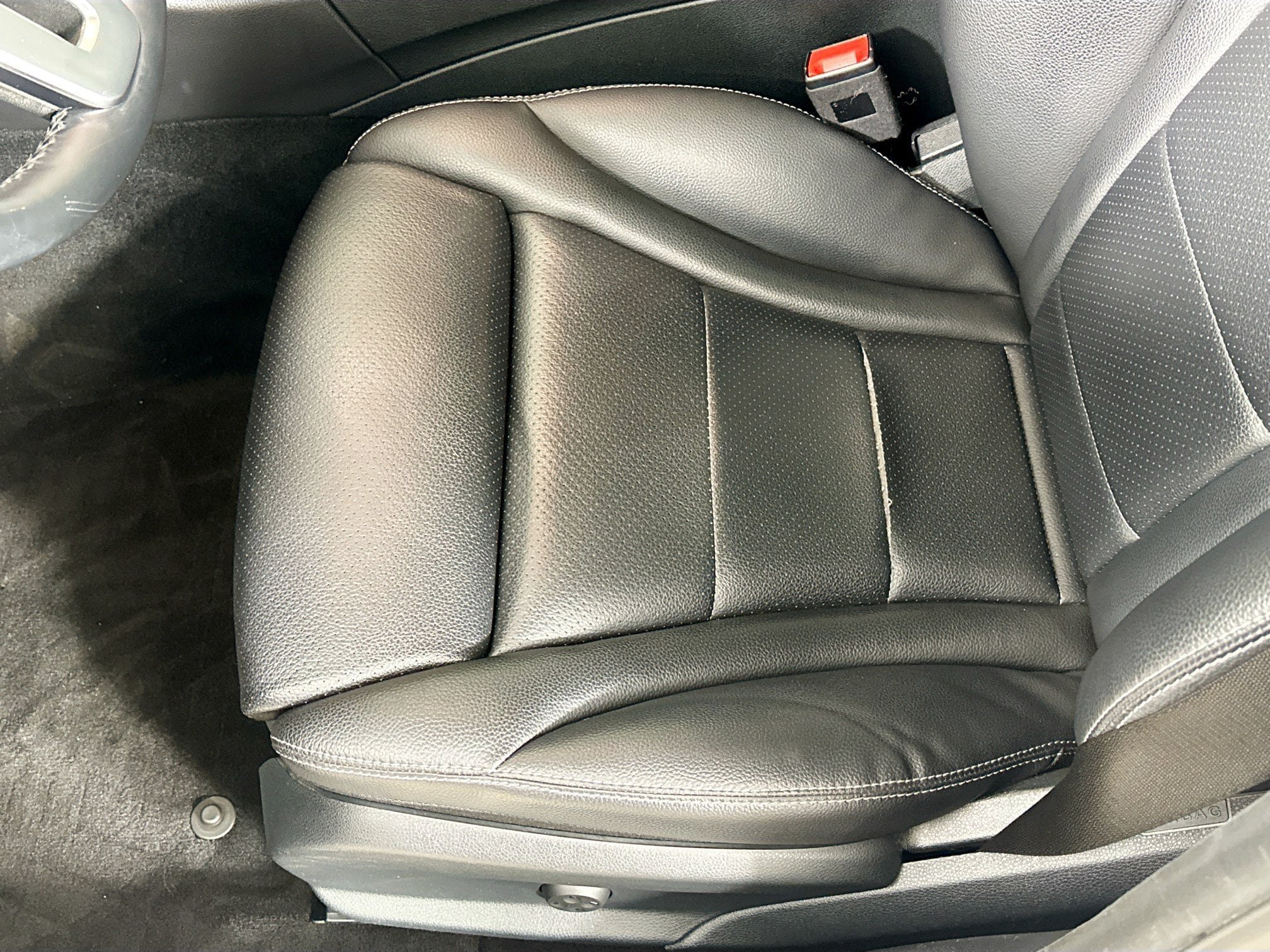 Certified 2019 Mercedes-Benz C 300 4MATIC Sedan image 23