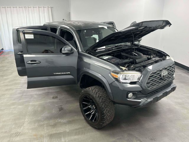 Used 2020 Toyota Tacoma TRD Sport AWD/4WD image 14