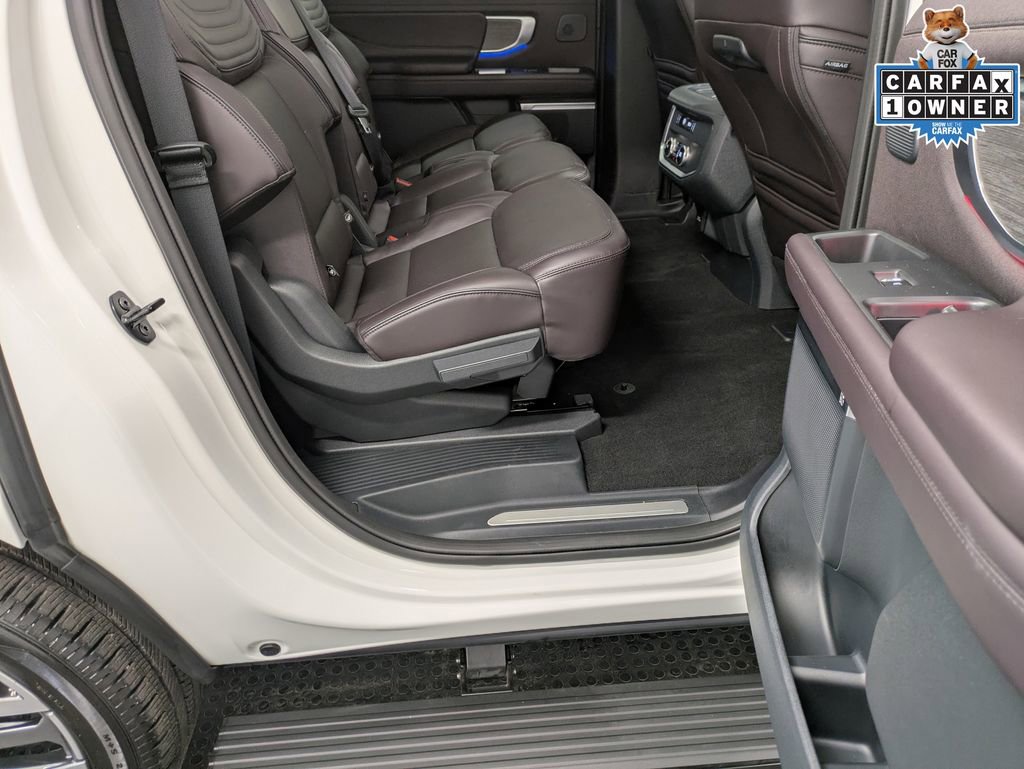 Used 2025 Ford Expedition Max Platinum w/ Platinum Ultimate Package AWD/4WD image 26