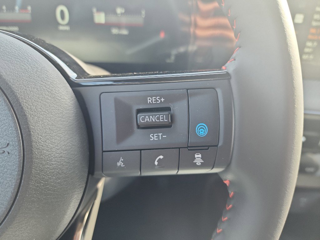 Used 2026 Nissan Kicks SR w/ Cold Weather Package image 13