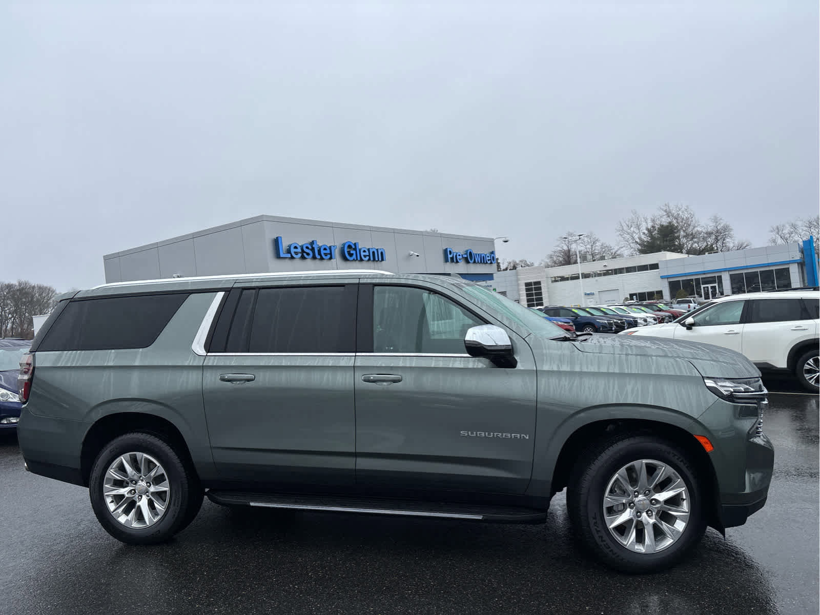 Certified 2023 Chevrolet Suburban Premier image 4