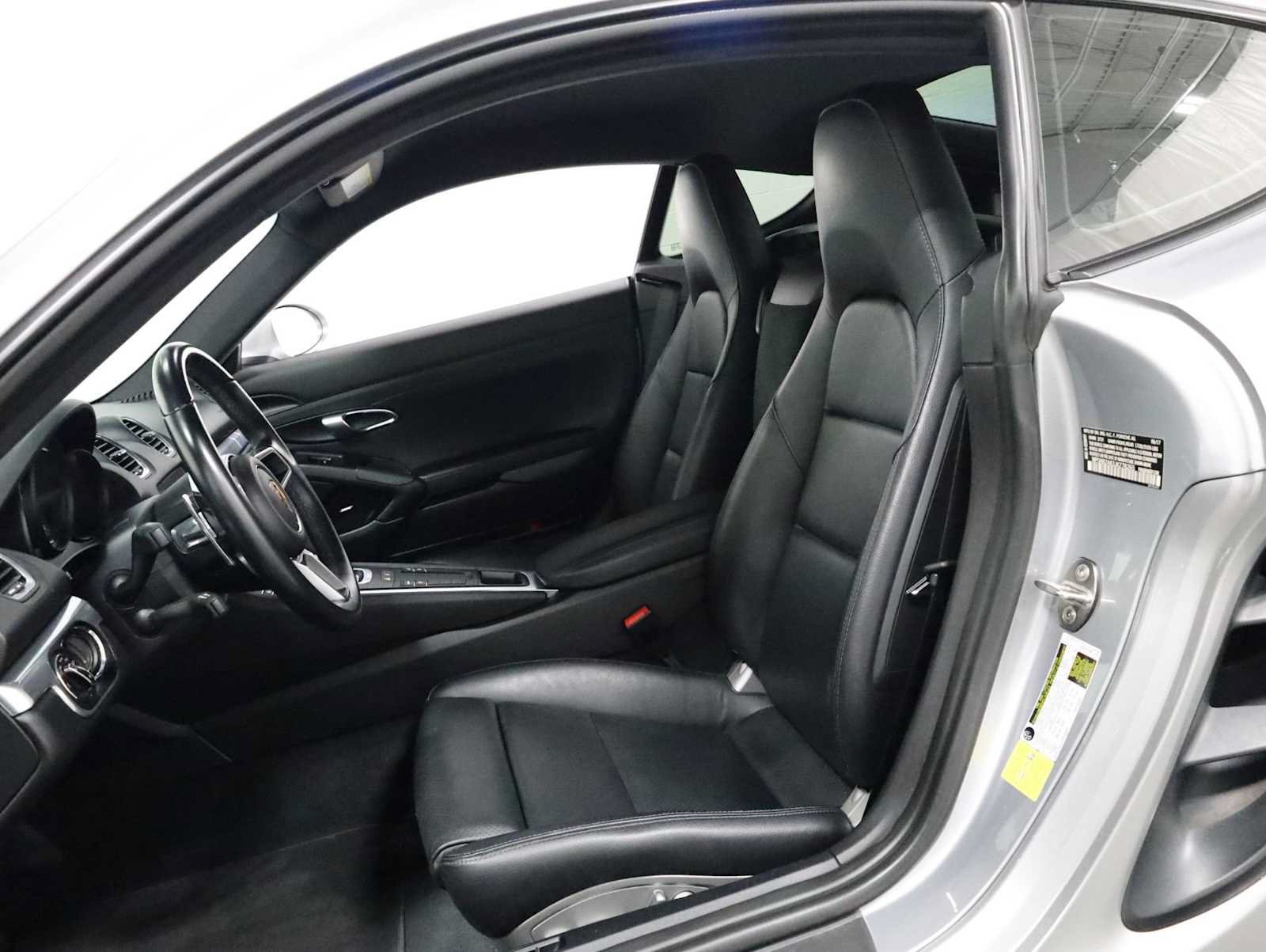 Used 2018 Porsche 718 Cayman S RWD image 5