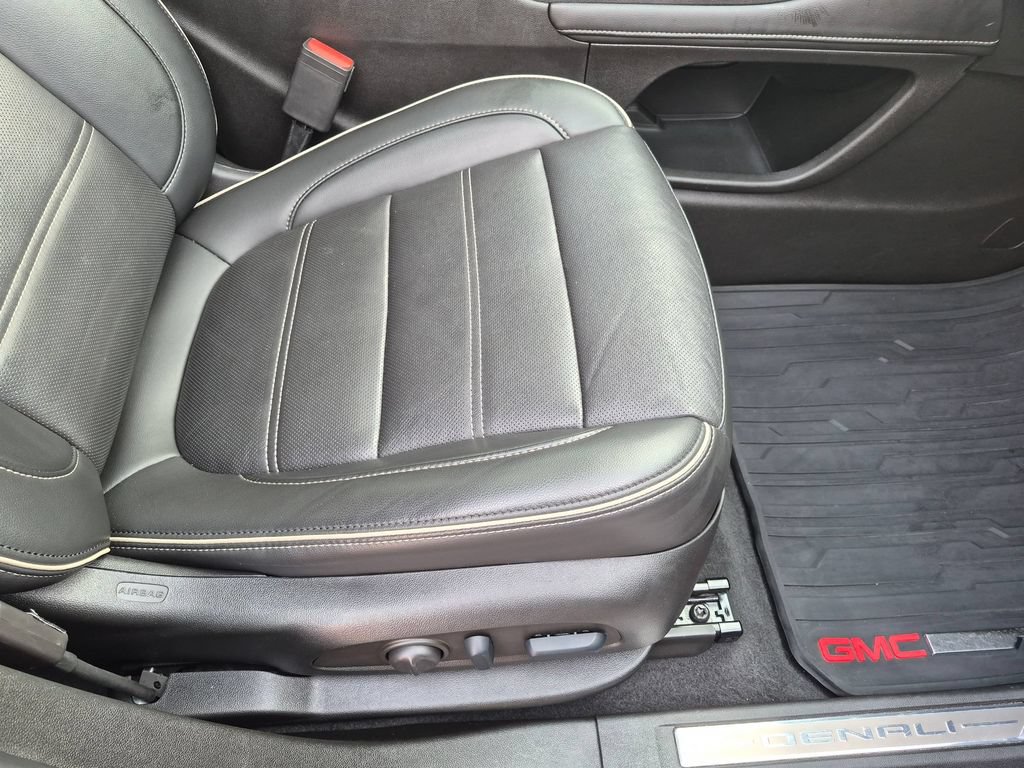 Used 2022 GMC Acadia Denali w/ Black Diamond Edition FWD image 32