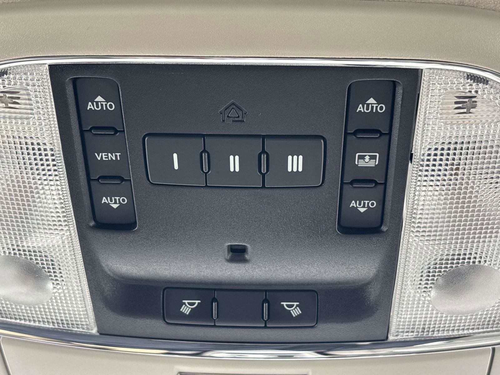 Used 2012 Jeep Grand Cherokee Laredo image 27