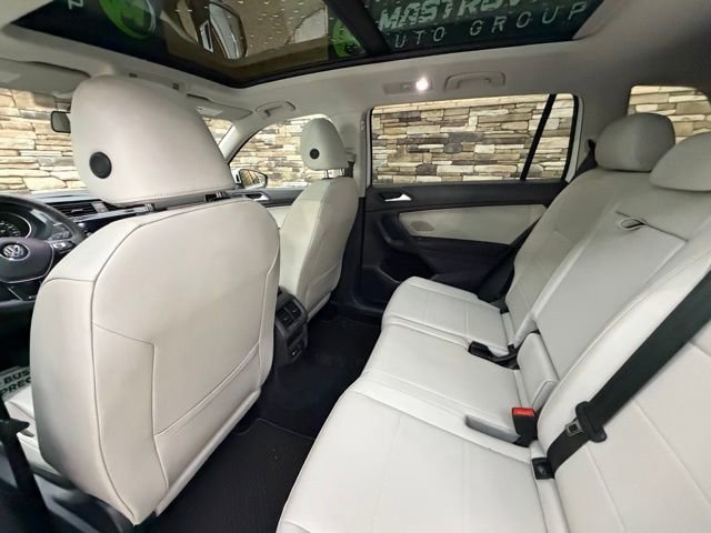 Used 2021 Volkswagen Tiguan SE w/ Panoramic Sunroof Package AWD/4WD image 30