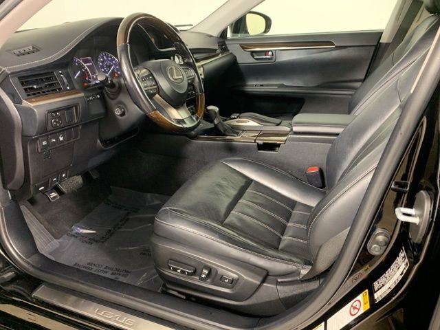Used 2016 Lexus ES 350 w/ Luxury Package w/Wood Trim image 33