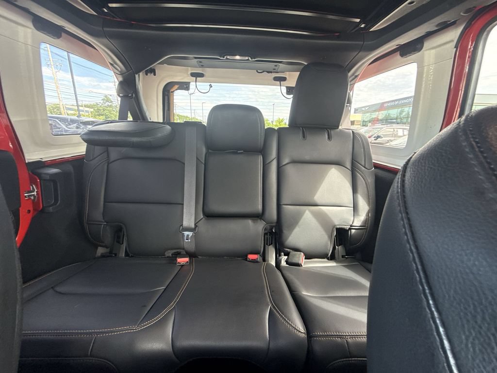 Used 2024 Jeep Wrangler Unlimited Sahara AWD/4WD image 23