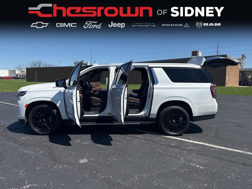 Used 2023 Chevrolet Suburban High Country image 13