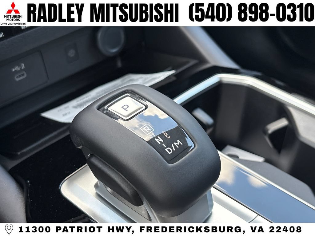 New 2026 Mitsubishi Outlander LE AWD/4WD image 10