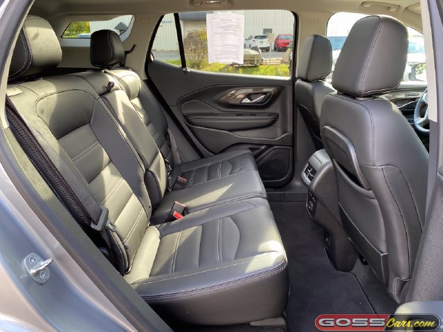Used 2024 GMC Terrain Denali w/ Denali Premium Package AWD/4WD image 8