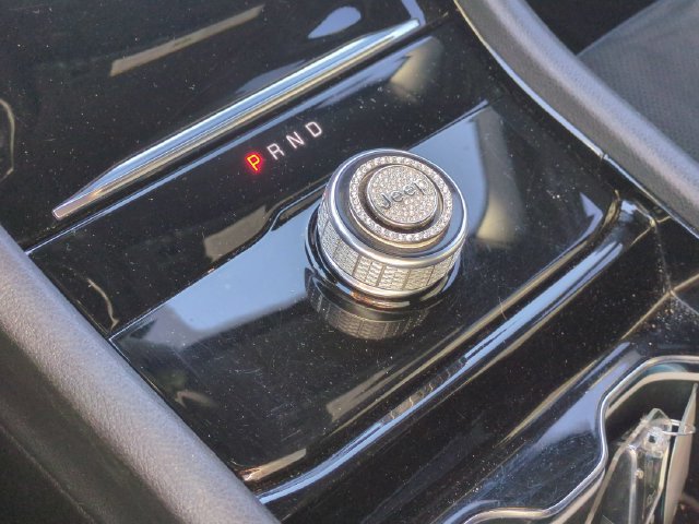 Used 2022 Jeep Grand Cherokee L Laredo AWD/4WD image 24