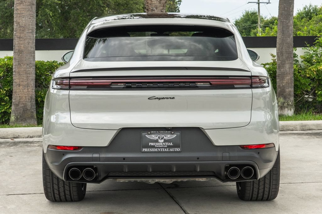 Used 2025 Porsche Cayenne Coupe AWD/4WD image 6