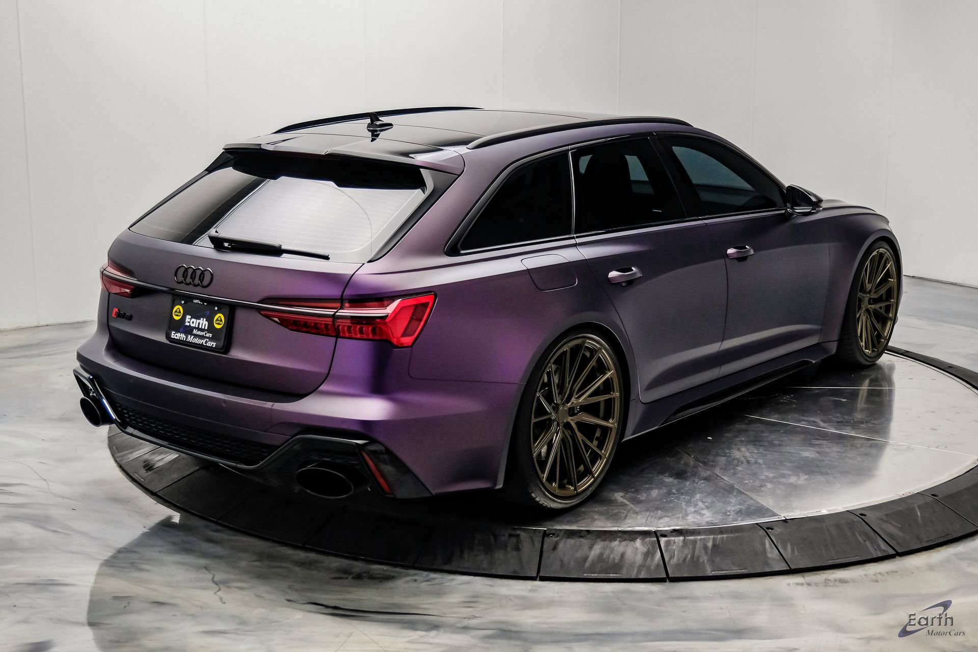 Used 2023 Audi RS 6 w/ Black Optic Package image 21