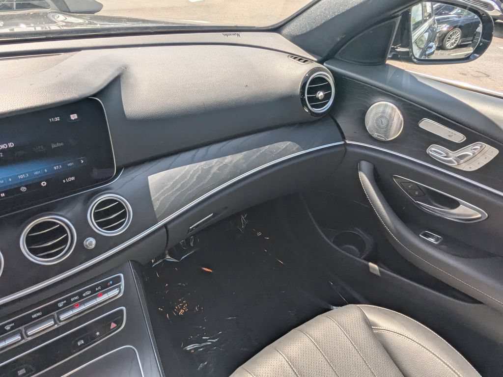 Used 2023 Mercedes-Benz E 350 4MATIC Sedan image 4