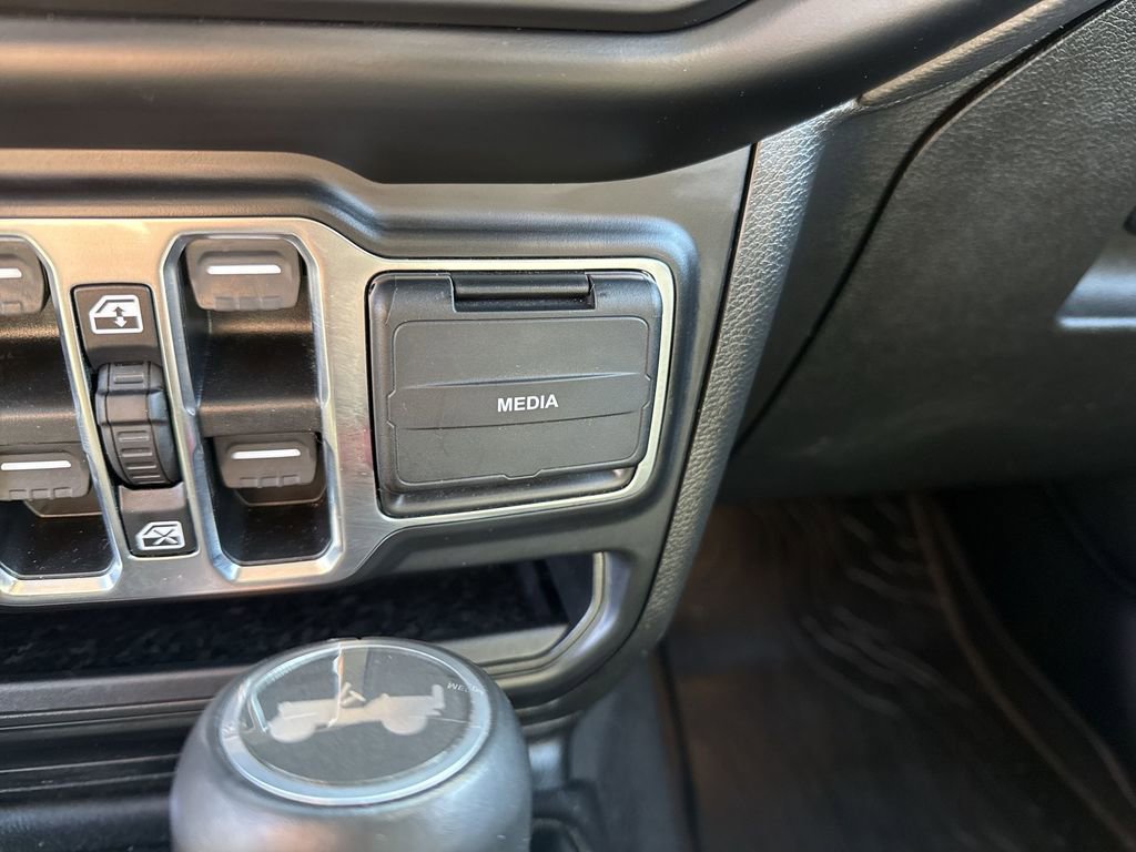 Used 2021 Jeep Wrangler Unlimited Sahara image 32