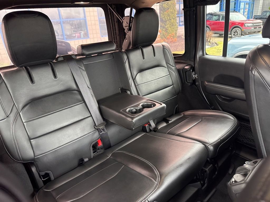 Used 2022 Jeep Wrangler Unlimited Sahara 4xe image 31