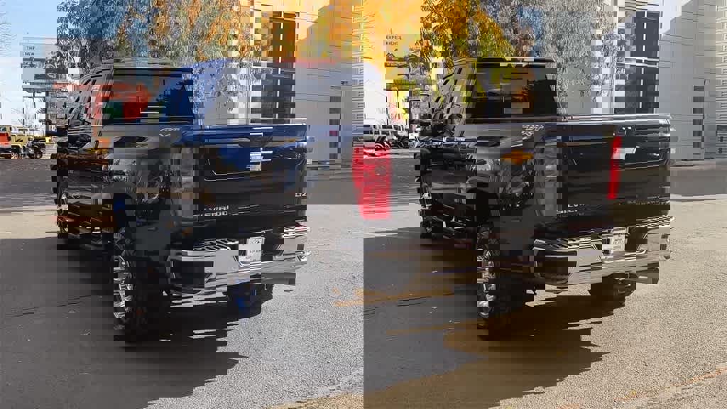 Used 2022 Chevrolet Silverado 3500 LTZ w/ LTZ Plus Package image 7