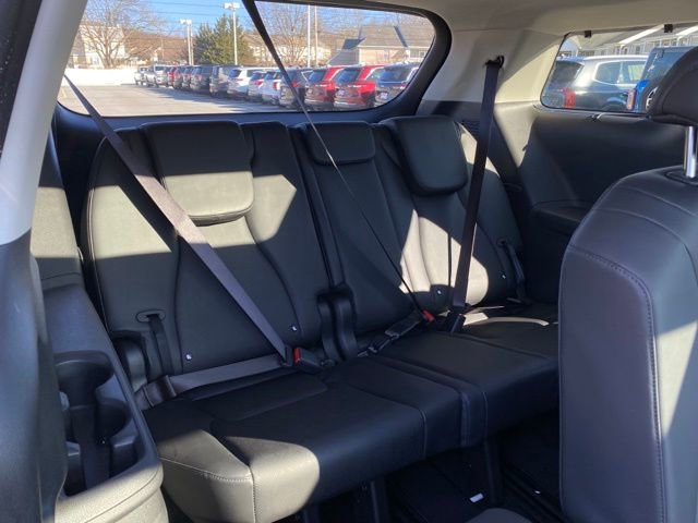 Used 2025 Kia Carnival SX w/ SX Dark Edition Package image 23