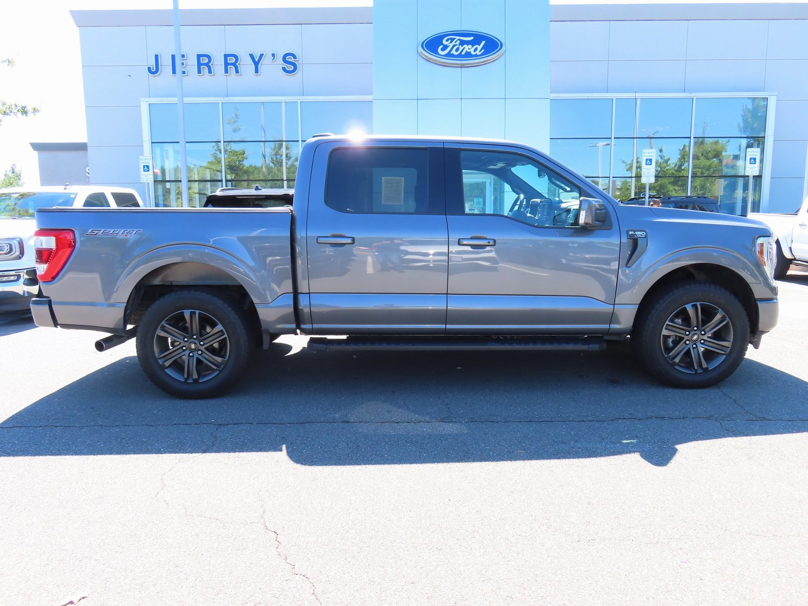 Used 2021 Ford F150 Lariat w/ Equipment Group 502A High image 4