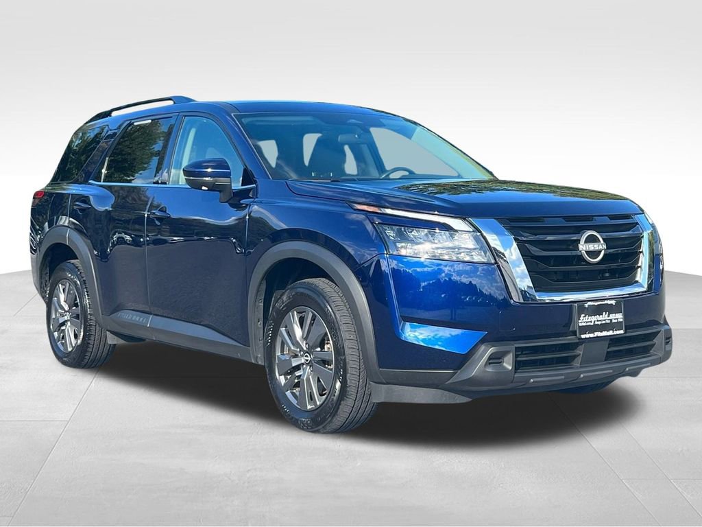 Used 2025 Nissan Pathfinder SV