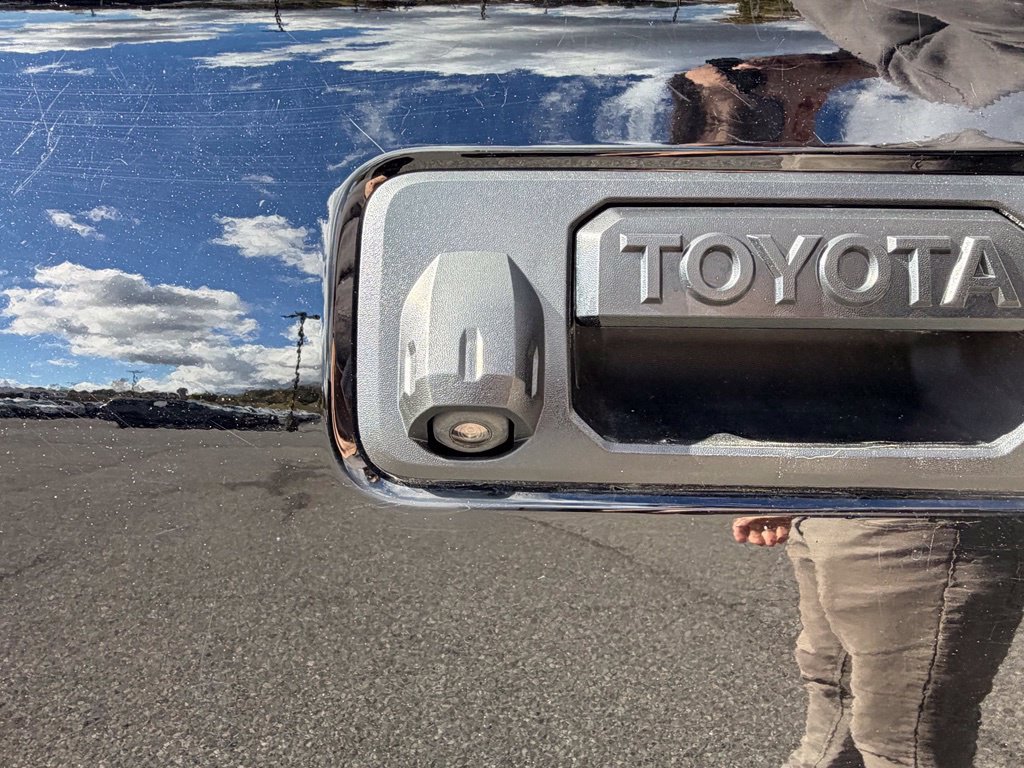 Used 2017 Toyota Tacoma Limited w/ Tow Package AWD/4WD image 44