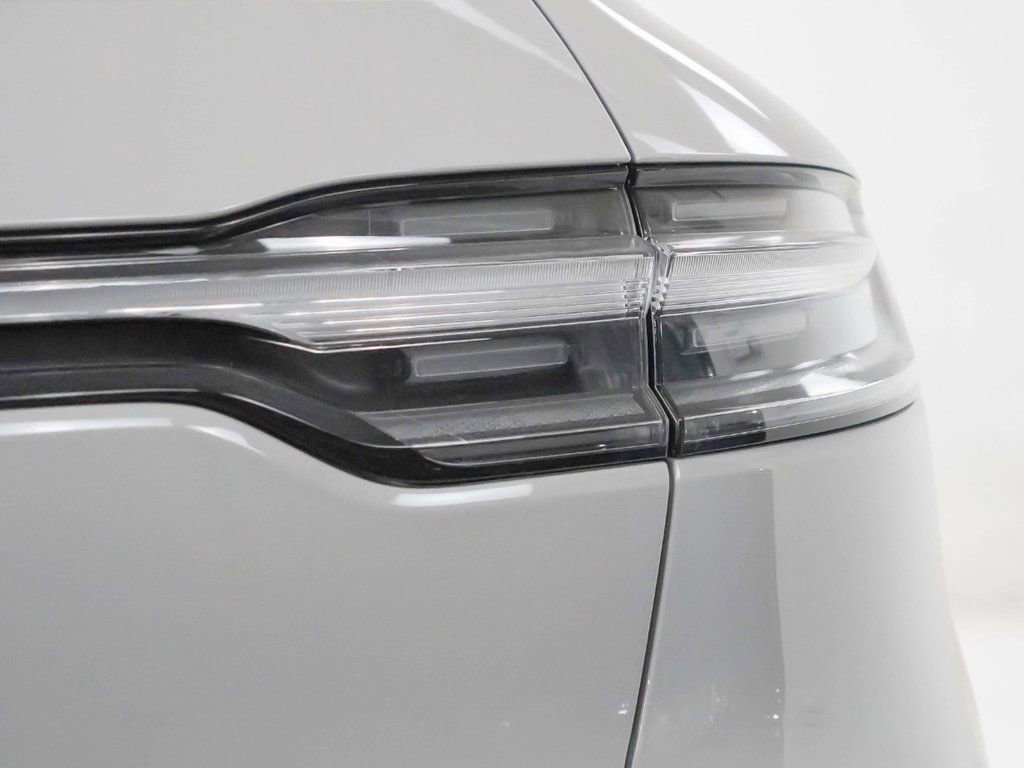 New 2026 Porsche Macan S image 12