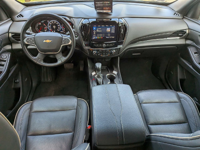 Used 2023 Chevrolet Traverse Premier FWD image 18