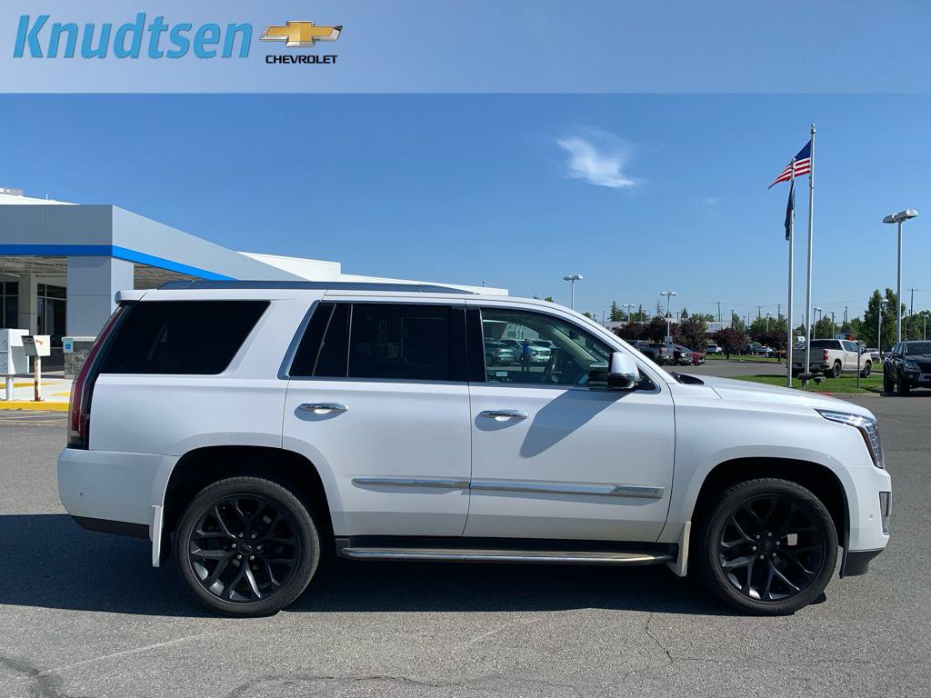 Used 2017 Cadillac Escalade Luxury AWD/4WD image 8