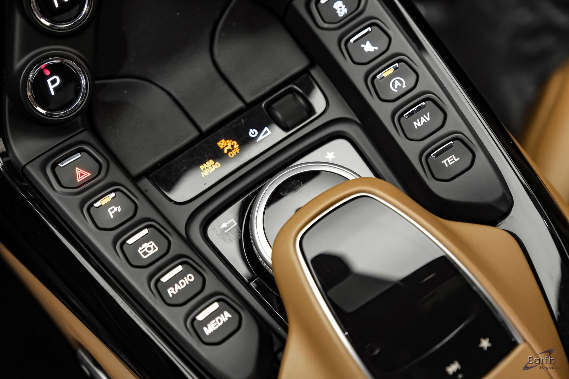 Used 2020 Aston Martin V8 Vantage Coupe RWD image 66