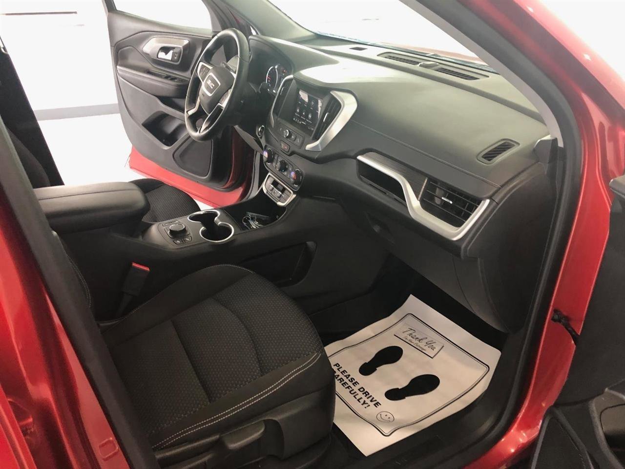 Used 2022 GMC Terrain SLE w/ Driver Convenience Package image 12