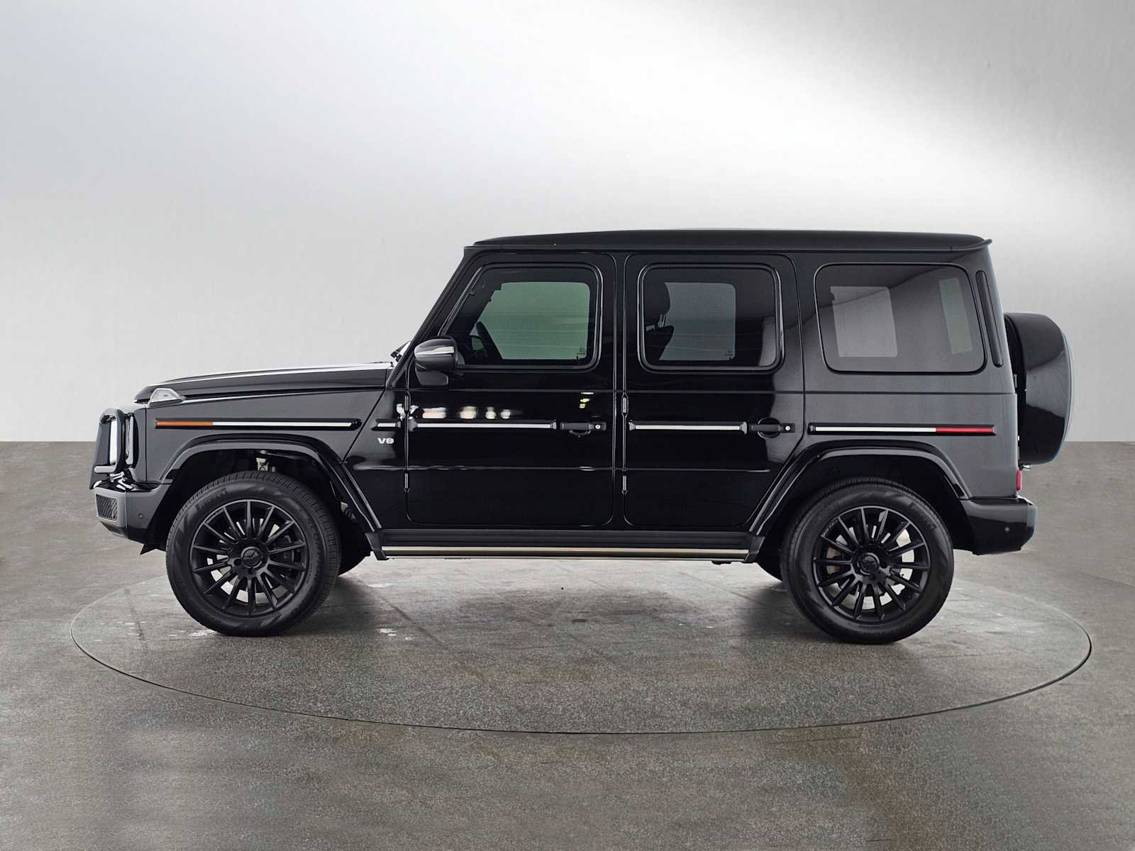 Used 2023 Mercedes-Benz G 550 image 2