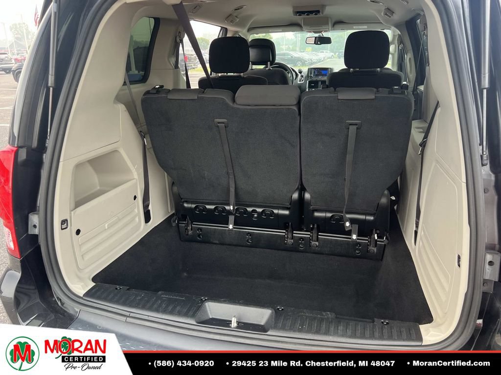 Used 2018 Dodge Grand Caravan SE w/ UConnect Hands-Free Group FWD image 12