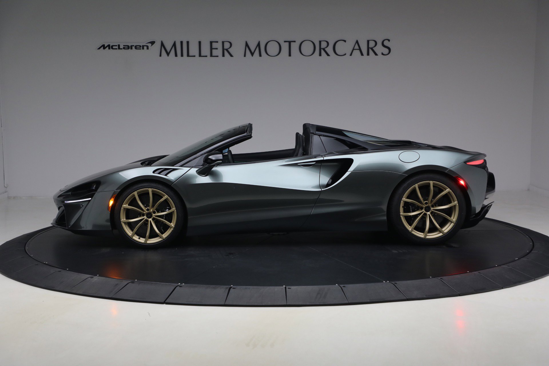 New 2026 McLaren Artura Spider image 2