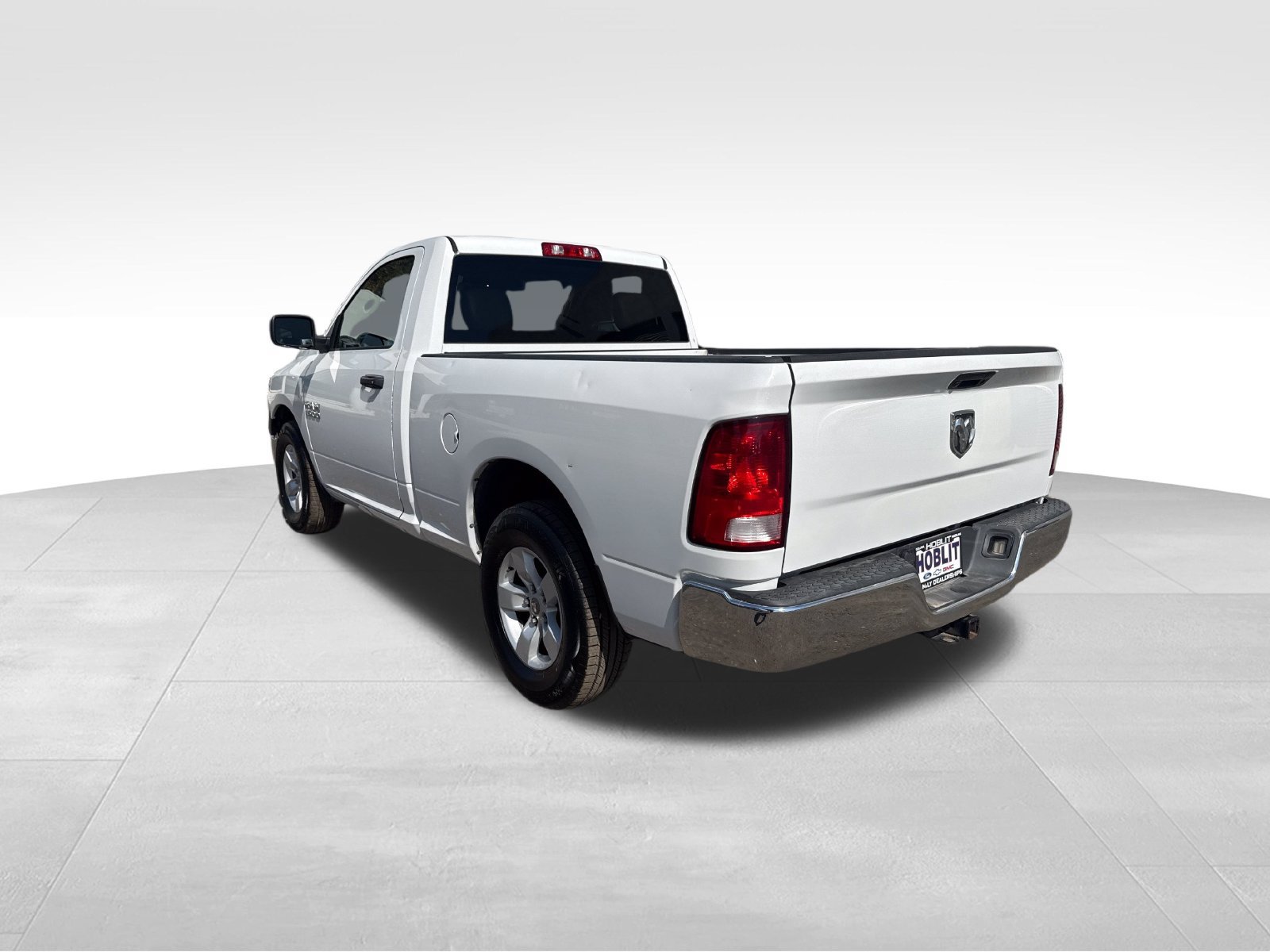 Used 2018 RAM 1500 Tradesman w/ Chrome Appearance Group RWD image 3