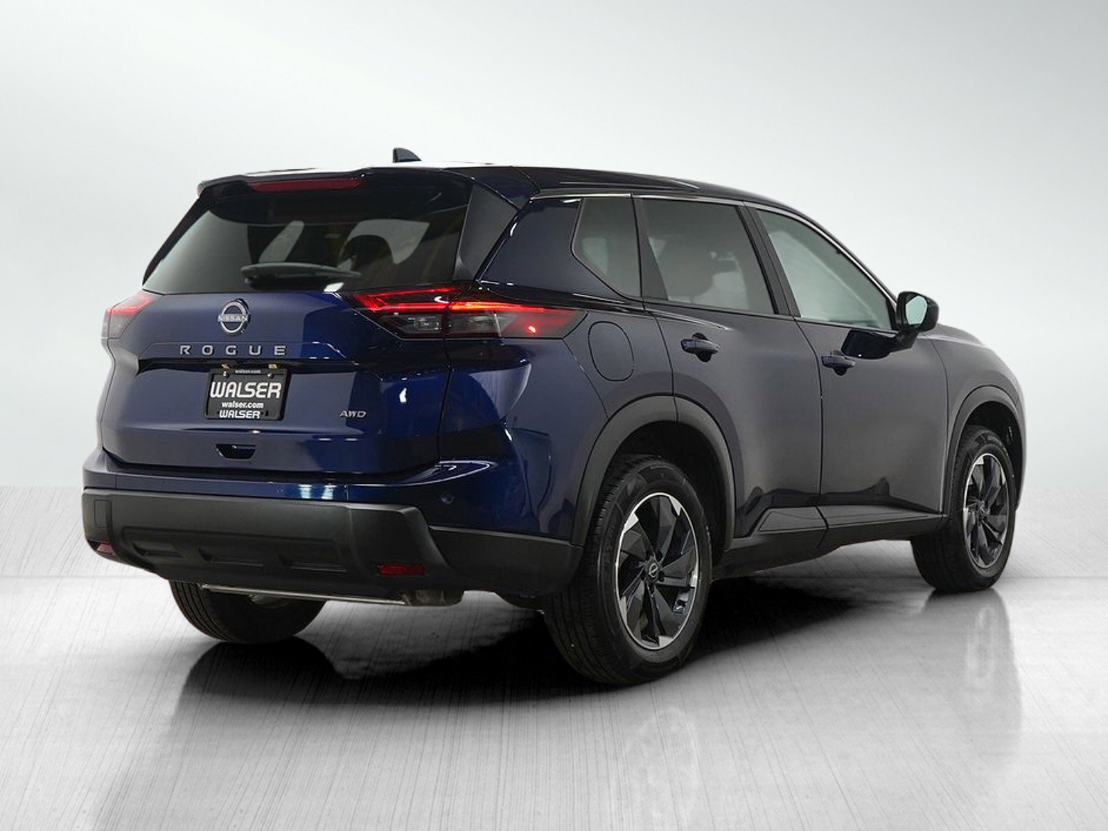Used 2025 Nissan Rogue SV image 5