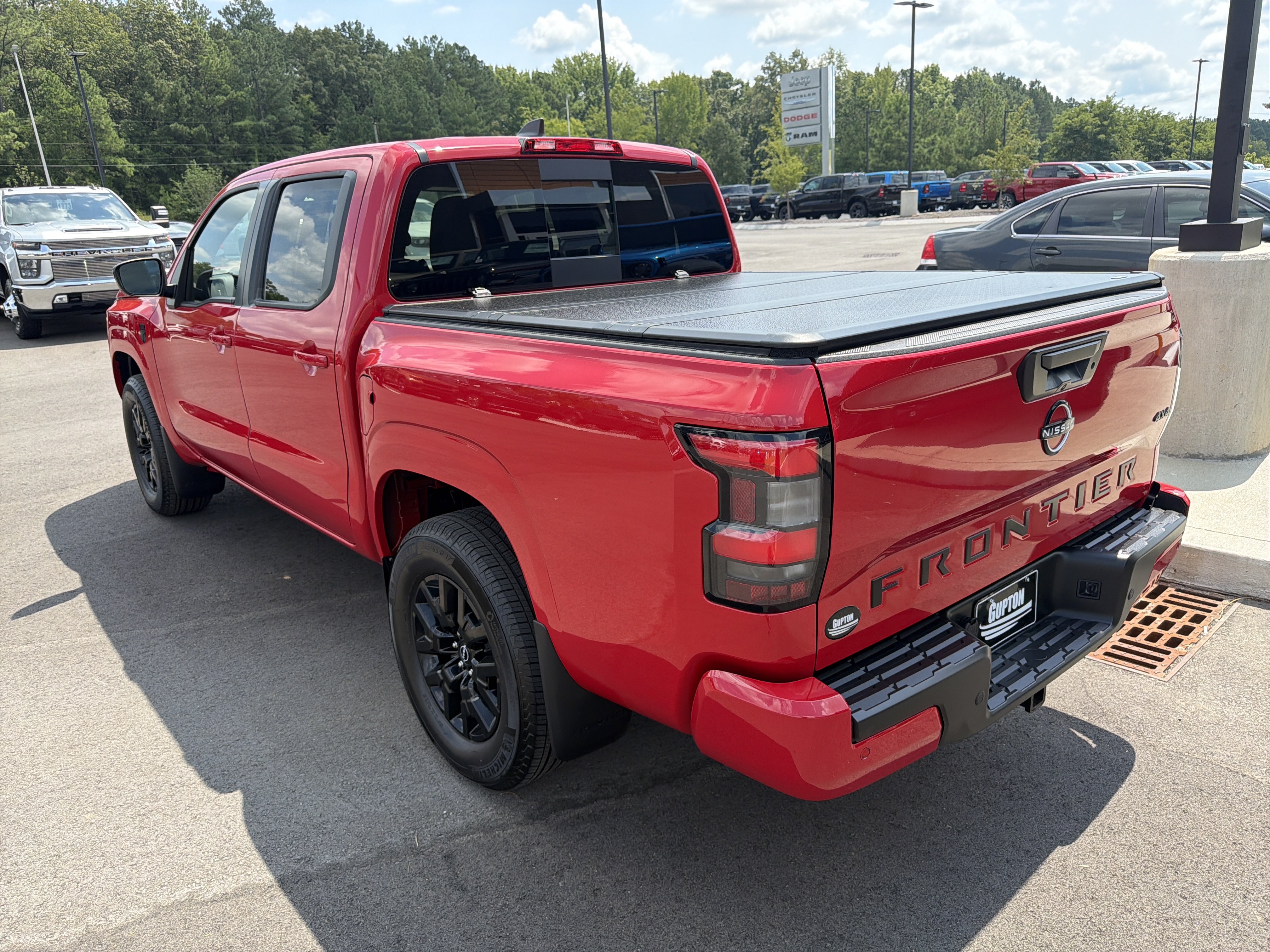 Used 2026 Nissan Frontier SV w/ All-Weather Content Package AWD/4WD image 13