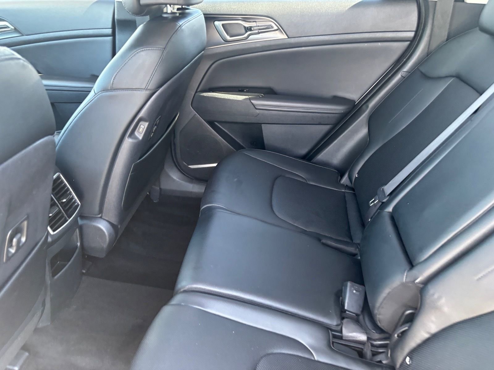 Used 2023 Kia Sportage EX image 18