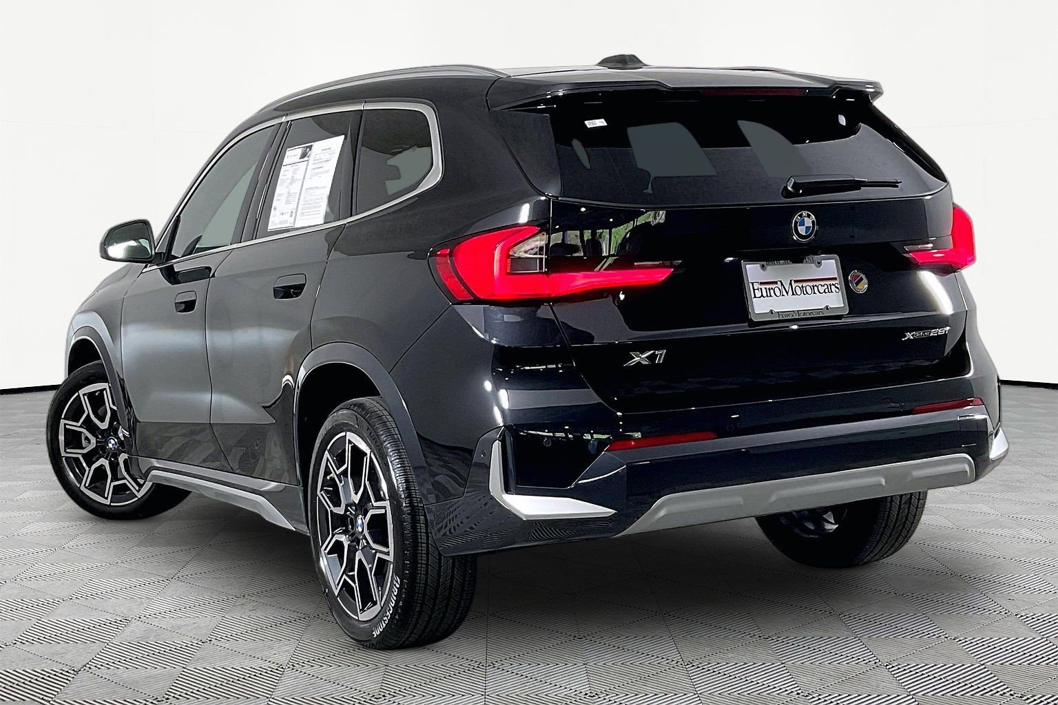 Certified 2026 BMW X1 xDrive28i w/ Technology Package AWD/4WD image 5